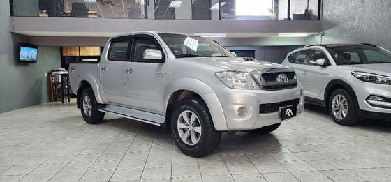 TOYOTA HILUX 3.0 SRV 4X4 CD 16V TURBO INTERCOOLER DIESEL 4P MANUAL TOYOTA HILUX 3.0 SRV 4X4 CD 16V TURBO INTERCOOLER DIESEL 4P MANUAL